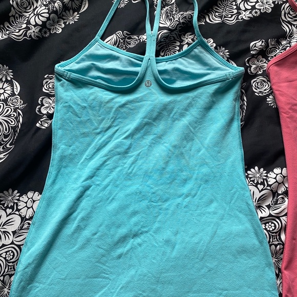 Lululemon power Y tank size 6 - Picture 3 of 3